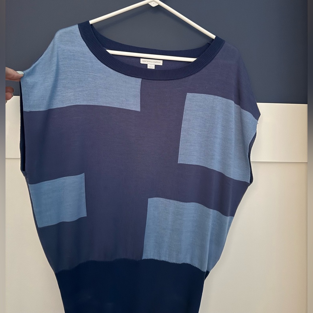 New York & Company Two-Tone Blue Blouse Size S like new!!
